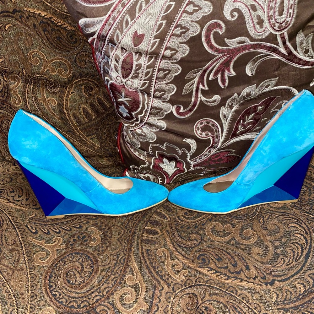 NEW! RACHEL ROY MULTI BLUE SUEDE WEDGE LACINA PUMP SZ 10
